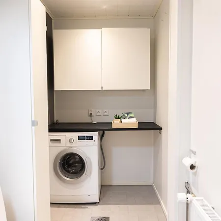 Forest Side Family House By Booklapland Appartamento *