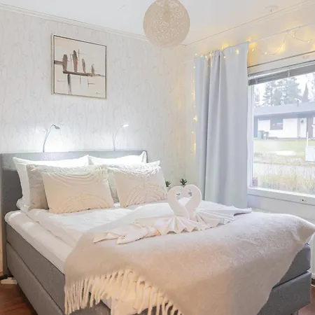 Forest Side Family House By Booklapland Apartament *