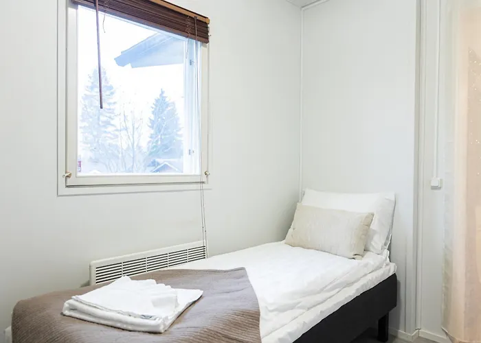 Апартаменты Forest Side Family House By Booklapland *